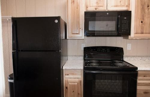 7 Oaks Lodging