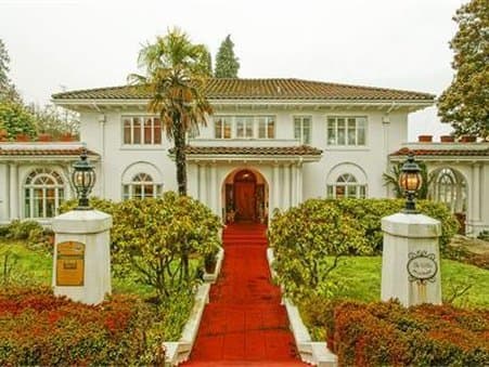 The Villa Bed and Breakfast