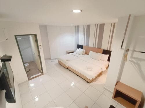 SR Inn