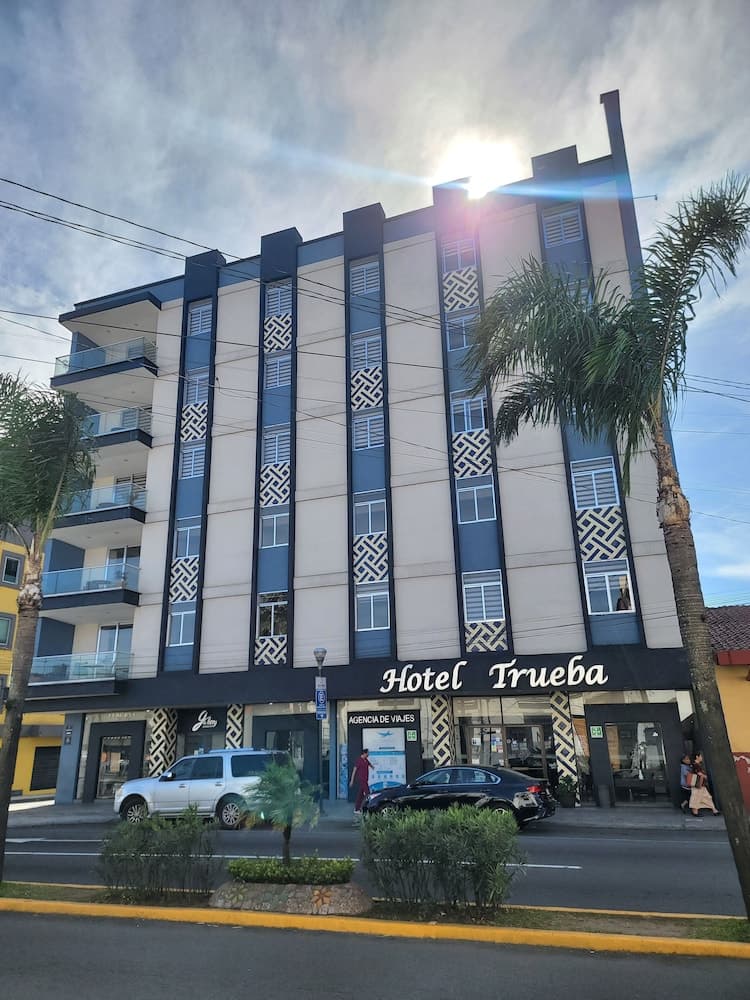 Hotel Trueba