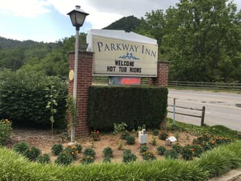 Parkway Inn