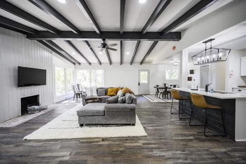 Gorgeous Renovated Home With Large & Private Lot