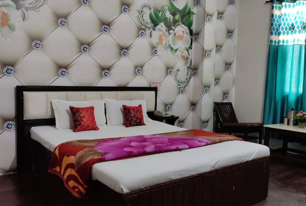Goroomgo Galaxy Inn Manali