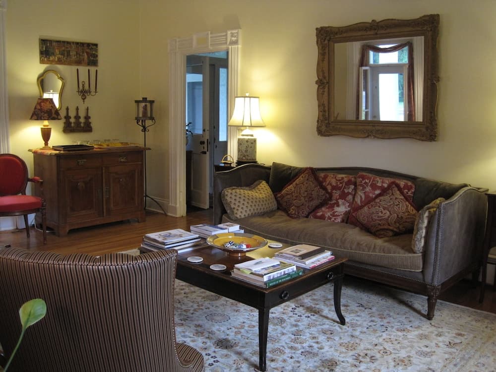Federal House Inn