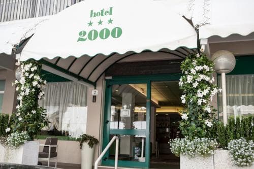 Hotel 2000