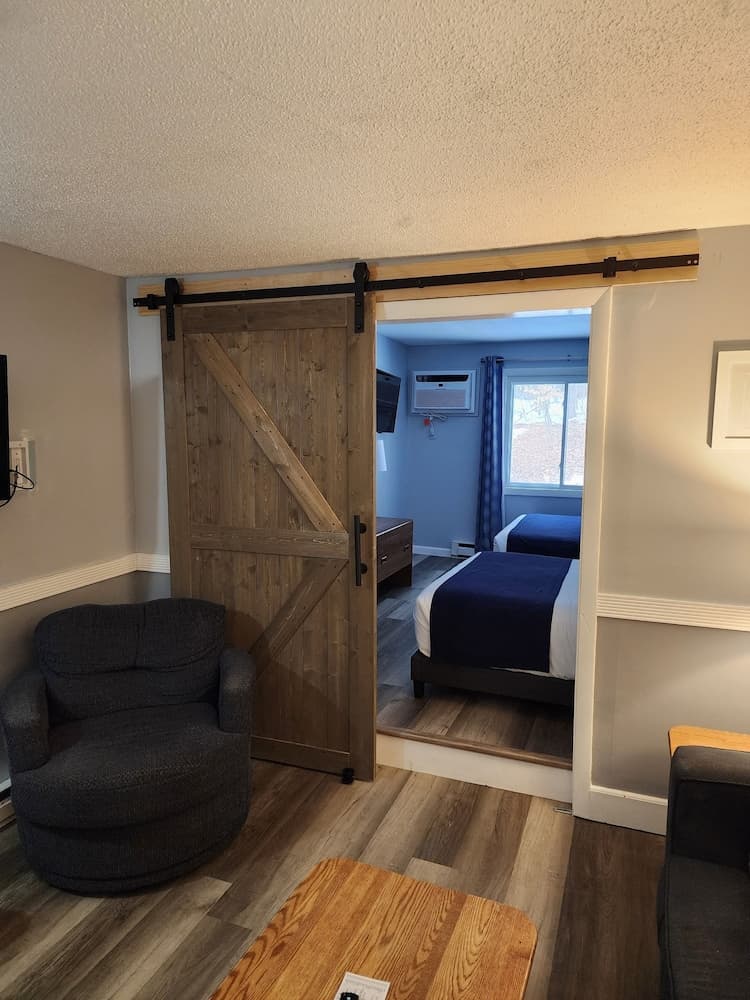 Eastern Inn & Suites