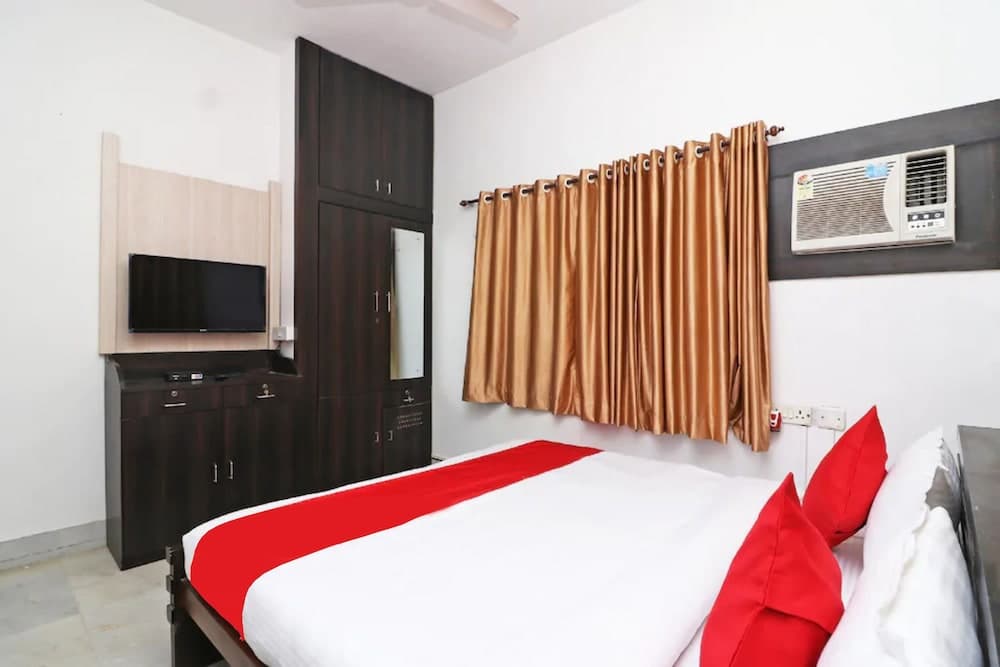 Goroomgo Manurama Ruby Kolkata