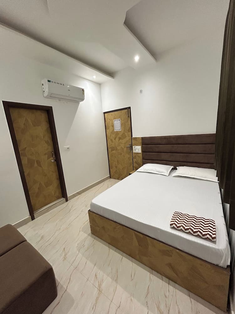 Hotel RS INN