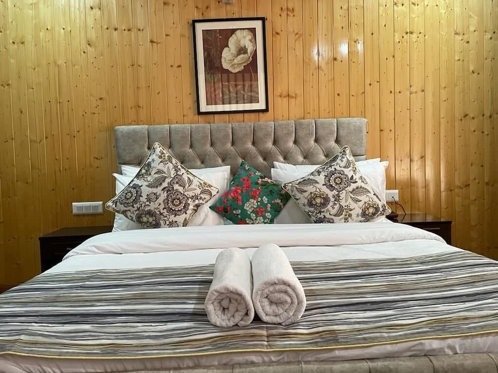 Snow Range Cottage