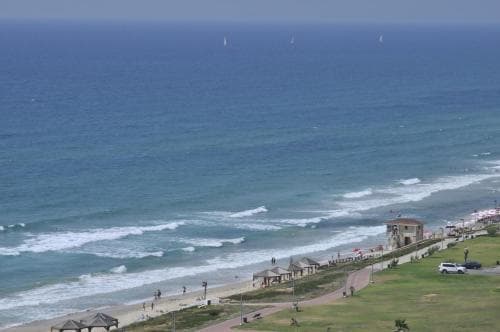 Play Hatzuk Beach
