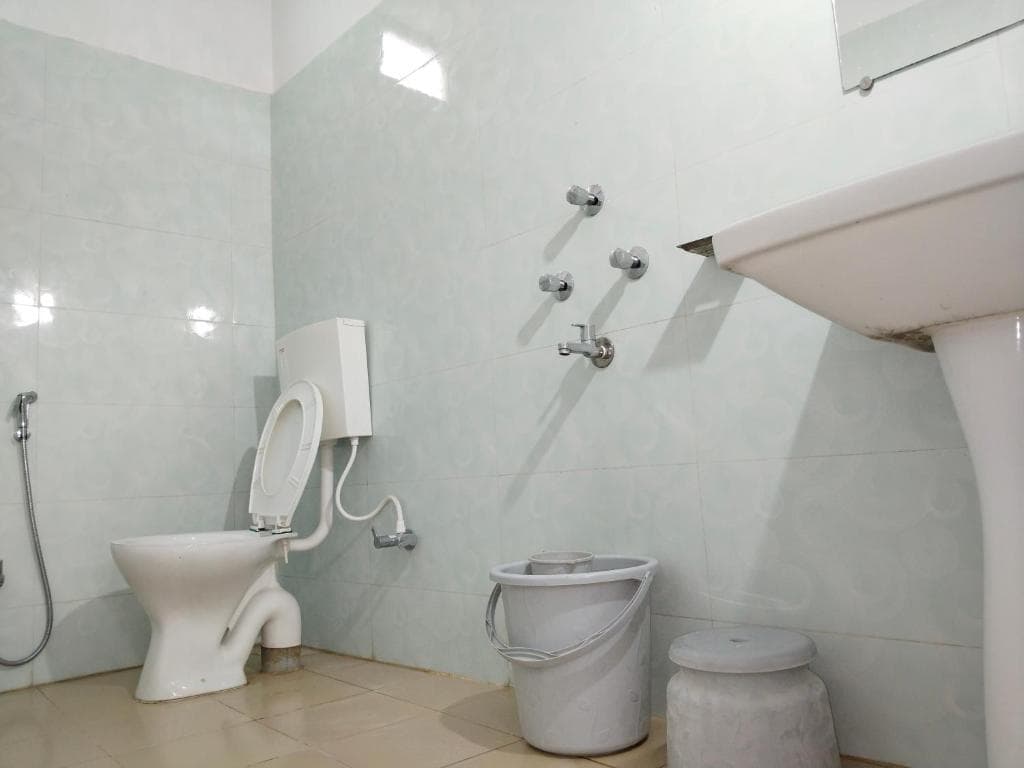 CHAPS LE GUEST HOUSe