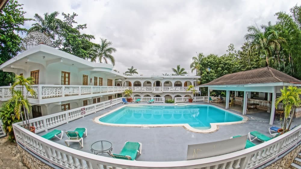 Pure Oasis Resort