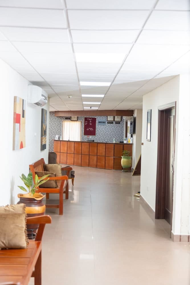 Sunlodge Hotel
