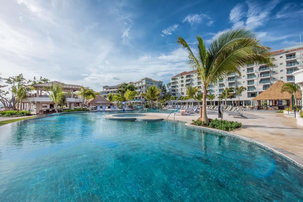 Sandals Dunn's River
