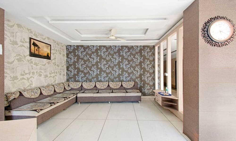 Aaradhy Hotel