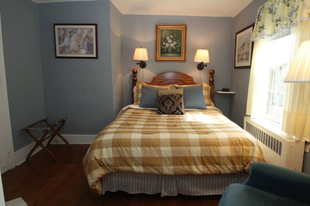 Pineapple Hill Inn