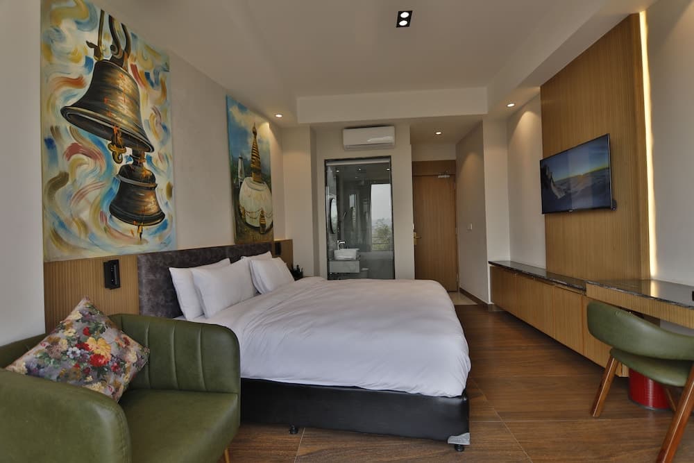 Lakhey Hotel