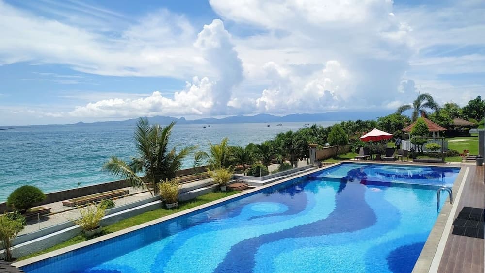 Hotel On The Rock