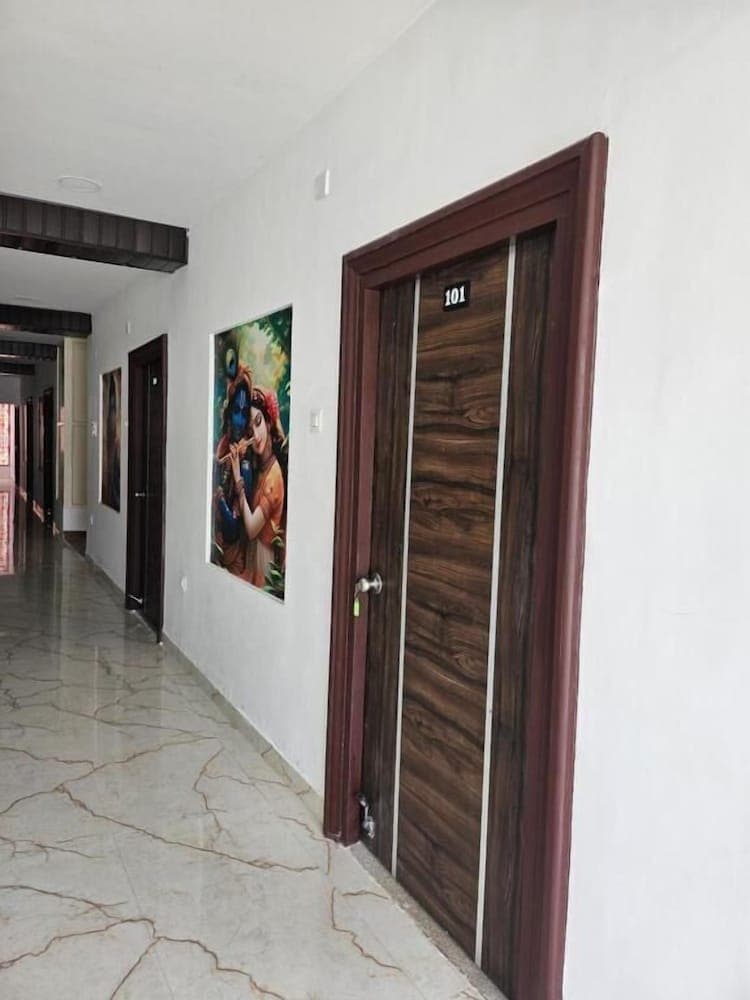 HOTEL VANAMALI
