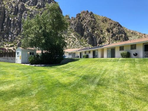 Meadowcliff Resort Coleville