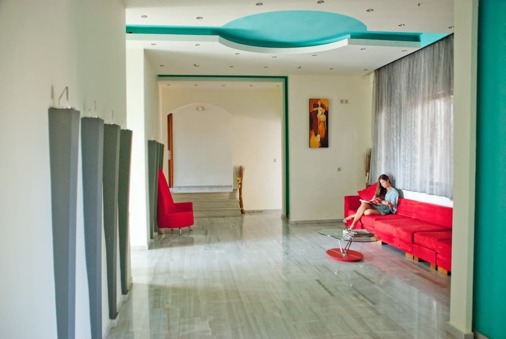 Apollo Hotel I