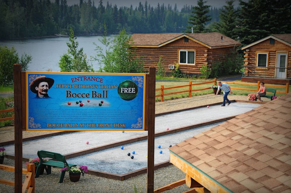 Pike s Waterfront Lodge