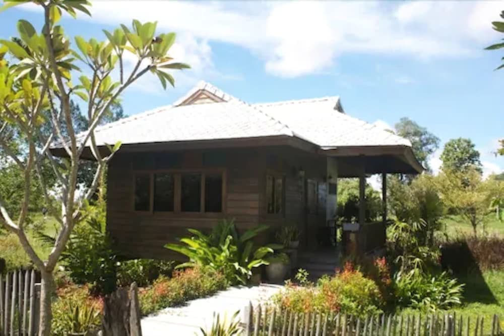 Baan Chai Thung Resort