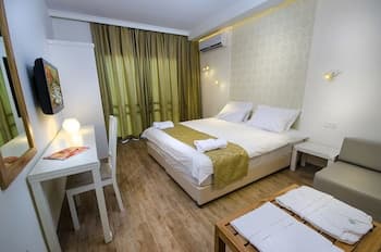 Lev Hahoresh Suites