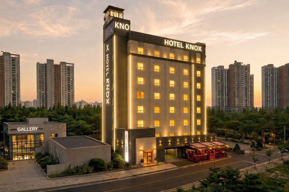 KNox Hotel