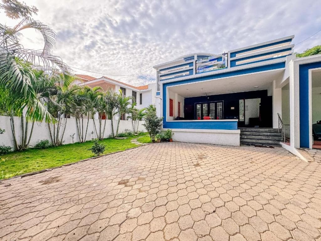 Estro Villa Exilo