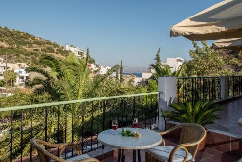 Neos Ikaros Hotel