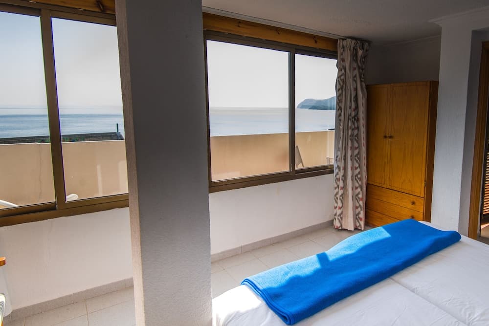 Hostal Port Corona