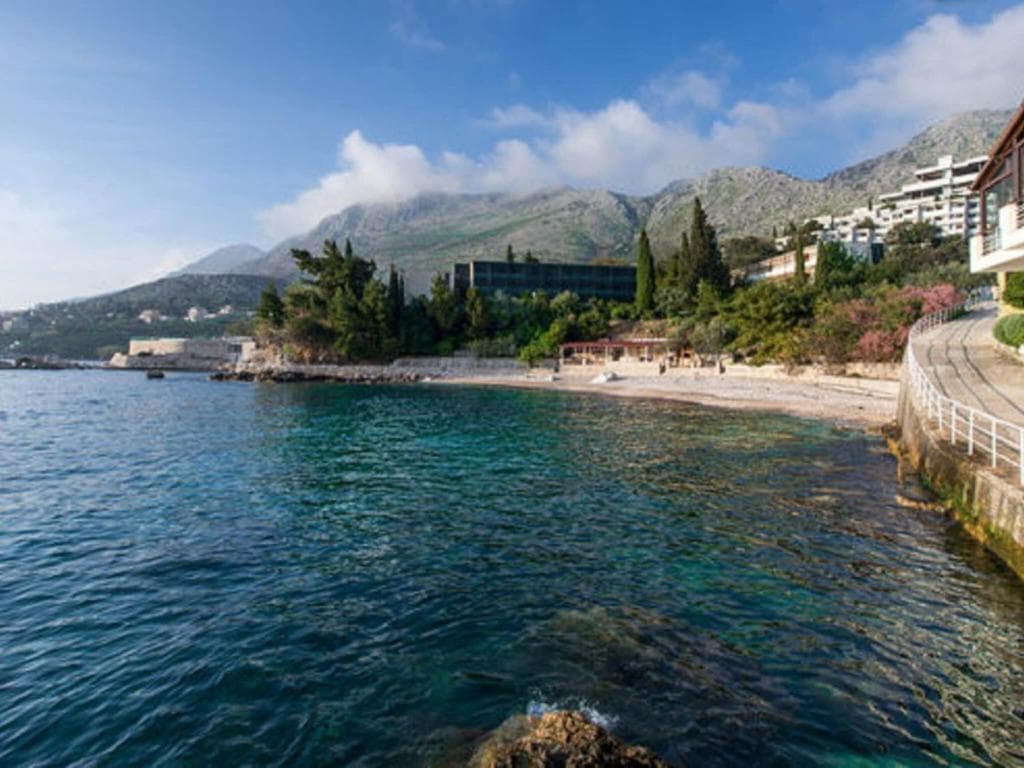 Villa Samba- Premium One-Bedroom Apartment with Balcony and Sea View
