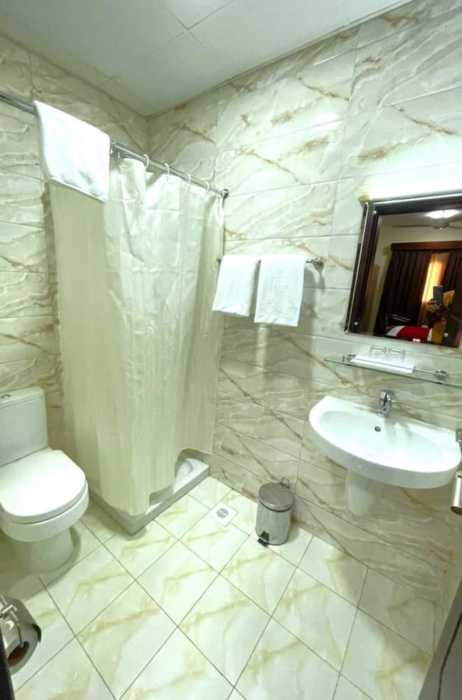 ROYAL HOTEL