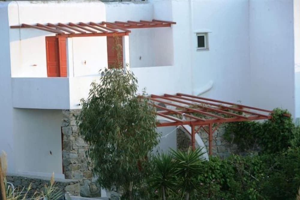 Vrissi Pension