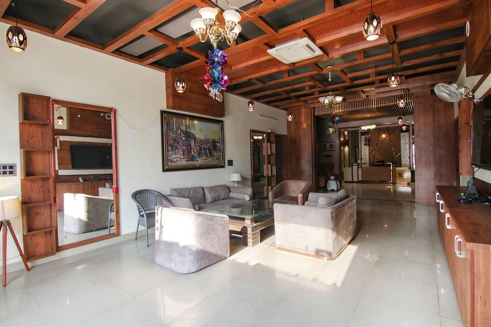 Fabhotel K9 Regency