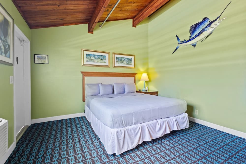 Oceanfront Inn, Inlet View, King Bed, #5