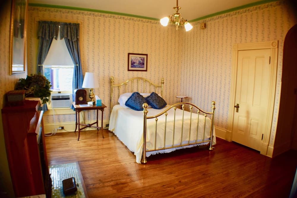 The Hancock House Bed & Breakfast Inn