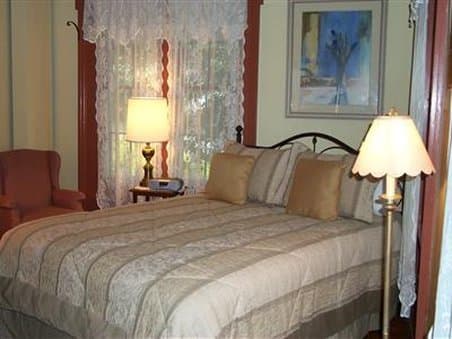 One Centre Street Inn