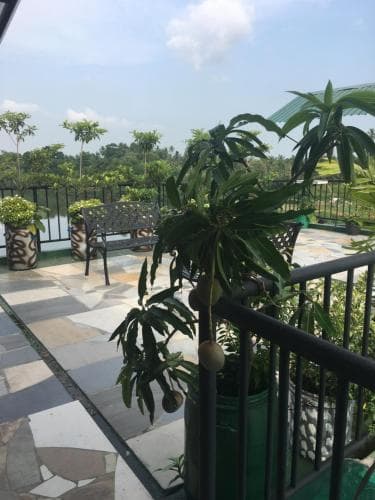 Riverside Hotel