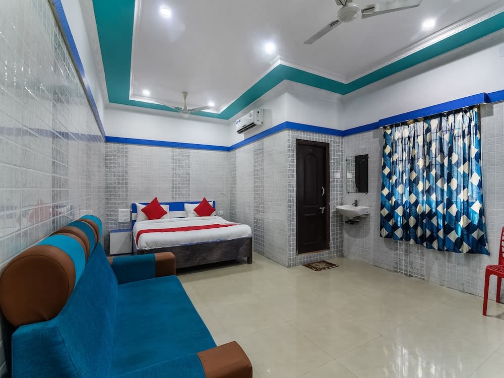 OYO 30545 Hotel Jeevan Park