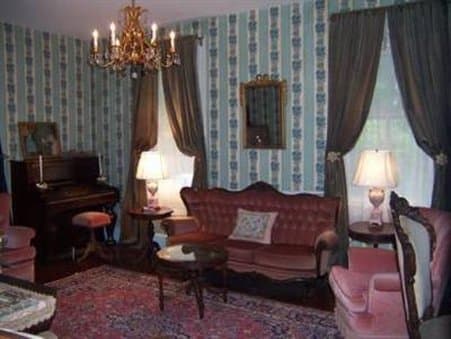 River Line Inn