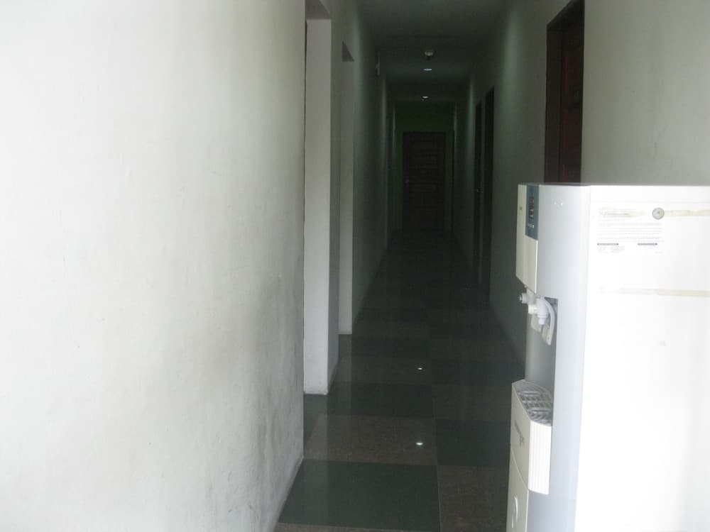 1 Baron Motel