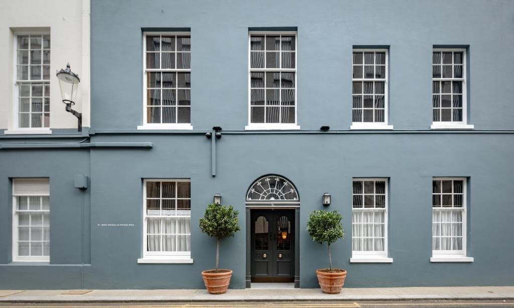 No. 30 Knightsbridge