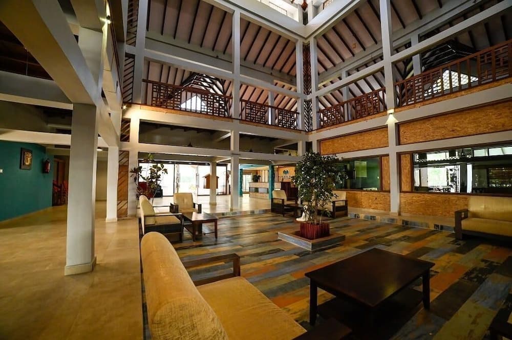 Bowfin Resort