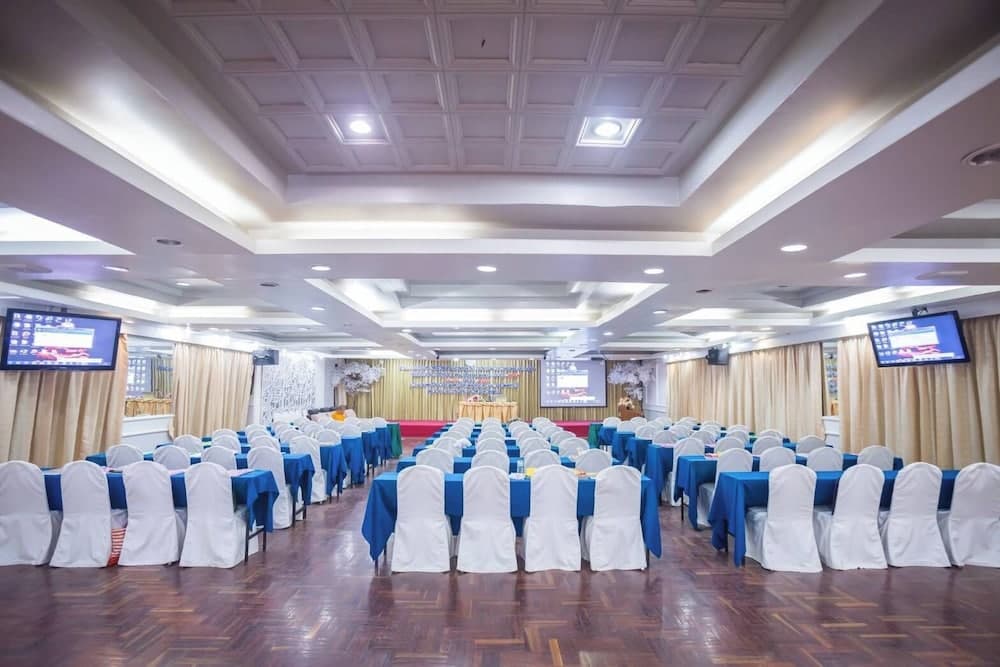 Lopburi Inn