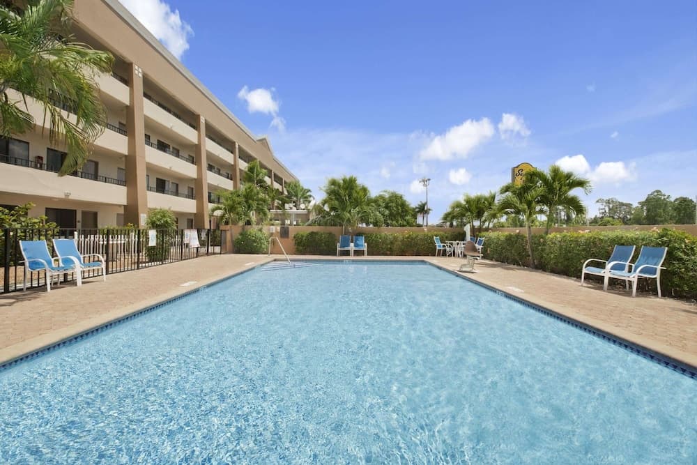 Super 8 Fort Myers