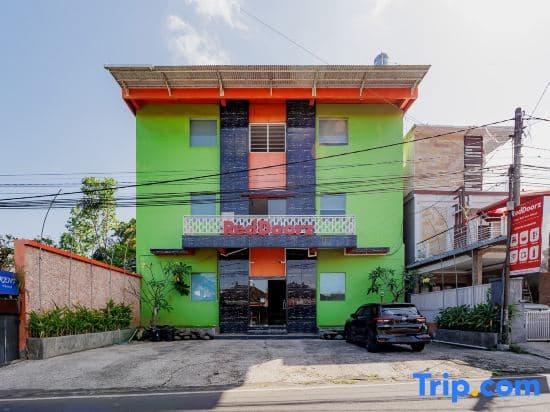RedDoorz near Ubud Village