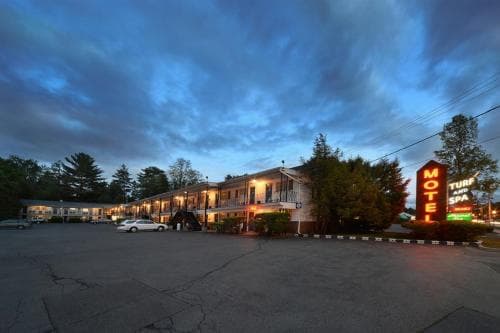 Turf & Spa Motel