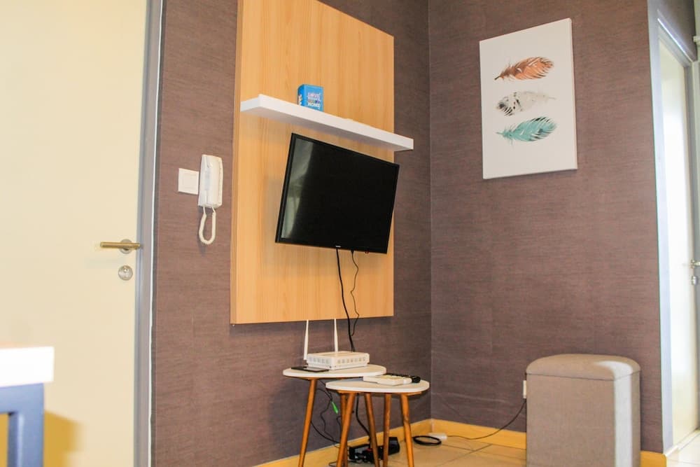 Spacious and Cozy 2BR M-Town Apartment By Travelio